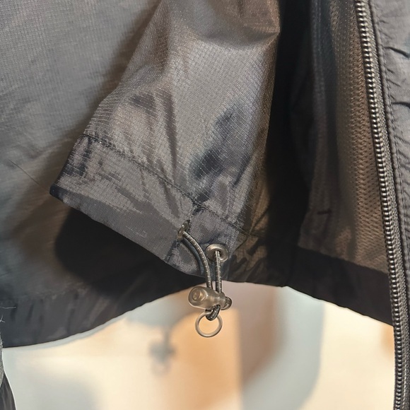 Lightweight Black Eddie Bauer Windbreaker - Picture 6 of 8